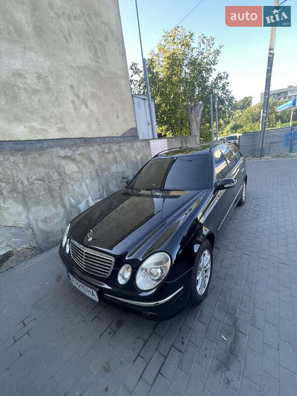 Mercedes-Benz E-Class 2004 Mercedes-Benz E-Class 2004