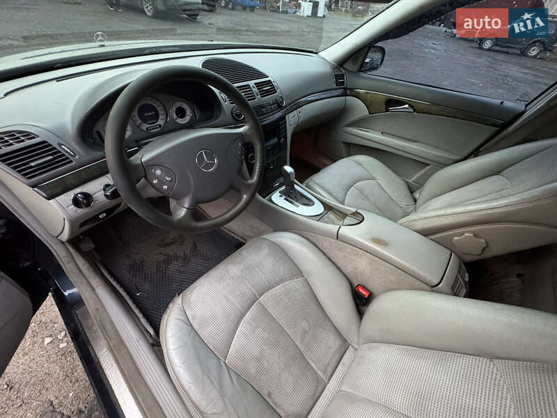 Седан Mercedes-Benz E-Class 2004 в Ровно