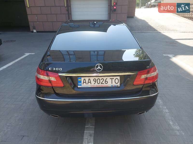 Седан Mercedes-Benz E-Class 2010 в Запорожье