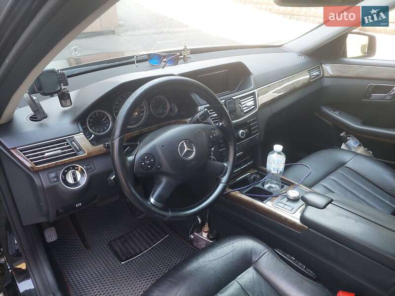 Седан Mercedes-Benz E-Class 2010 в Запорожье