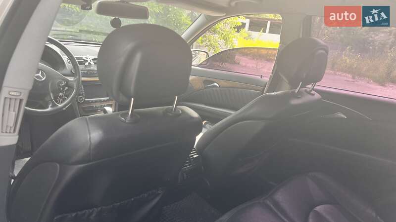 Седан Mercedes-Benz E-Class 2006 в Каневе