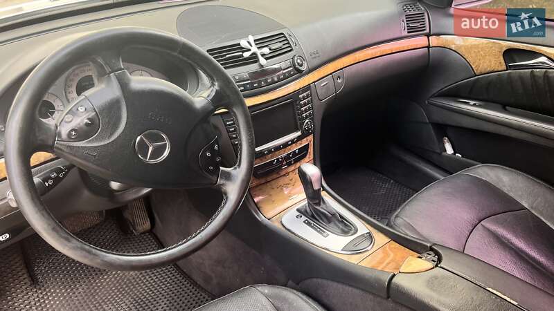 Седан Mercedes-Benz E-Class 2006 в Каневе