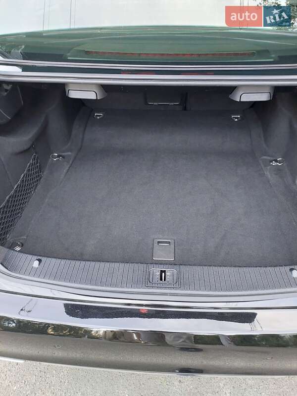 Седан Mercedes-Benz E-Class 2013 в Києві