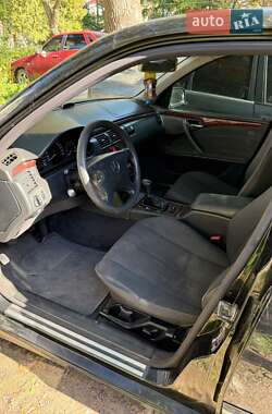 Седан Mercedes-Benz E-Class 2000 в 
