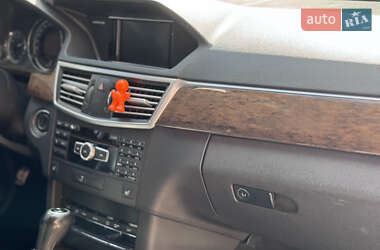 Седан Mercedes-Benz E-Class 2012 в 