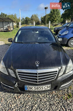 Седан Mercedes-Benz E-Class 2011 в Рокитном