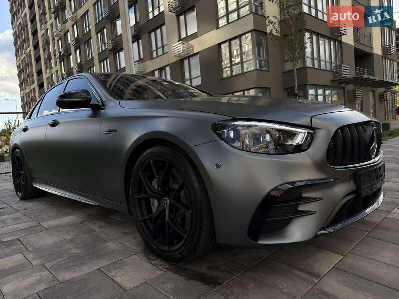 Mercedes-Benz E-Class 2022