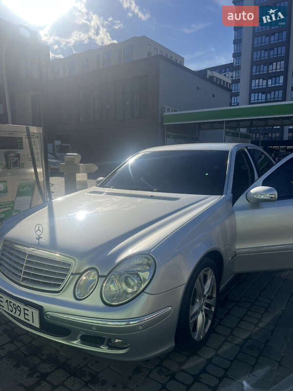 Mercedes-Benz E-Class 2005