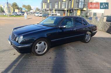 Седан Mercedes-Benz E-Class 2000 в 