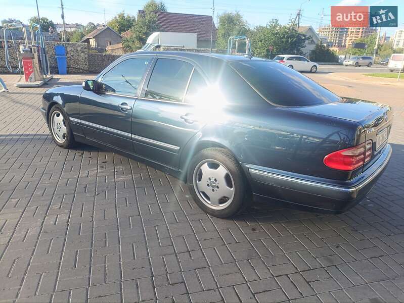 Седан Mercedes-Benz E-Class 2000 в Ивано-Франковске