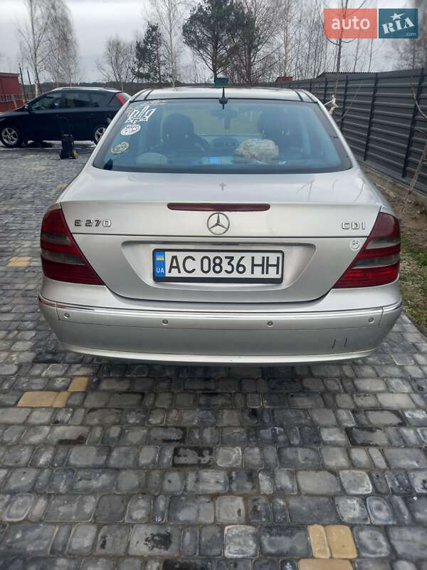 Седан Mercedes-Benz E-Class 2004 в Ратным