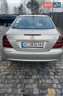 Седан Mercedes-Benz E-Class 2004 в 