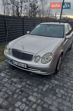 Седан Mercedes-Benz E-Class 2004 в Ратным