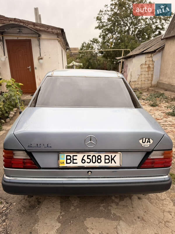 Седан Mercedes-Benz E-Class 1992 в Николаеве