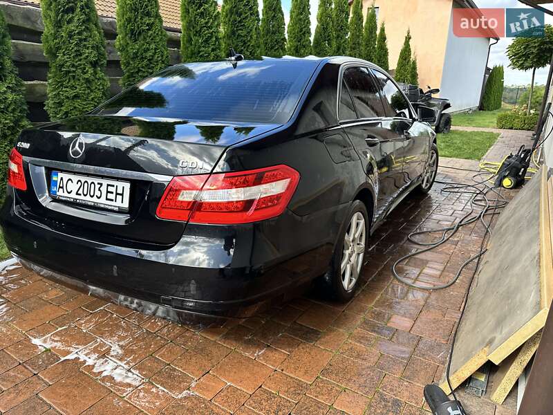Седан Mercedes-Benz E-Class 2011 в Луцке