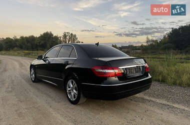Седан Mercedes-Benz E-Class 2011 в 
