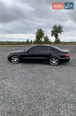 Седан Mercedes-Benz E-Class 2006 в  фото 17 Седан Mercedes-Benz E-Class 2006 в