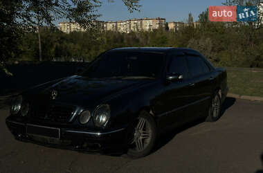 Седан Mercedes-Benz E-Class 1999 в 