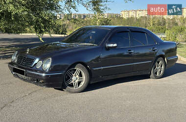 Седан Mercedes-Benz E-Class 1999 в 