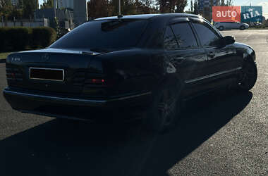 Седан Mercedes-Benz E-Class 1999 в 