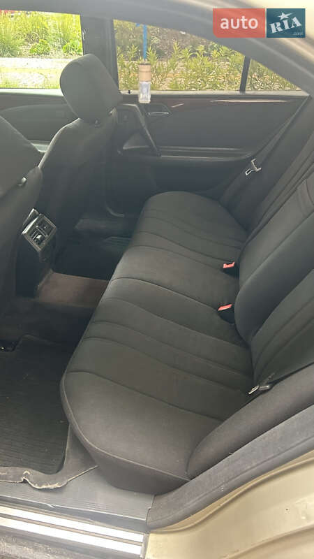 Седан Mercedes-Benz E-Class 1997 в Львове
