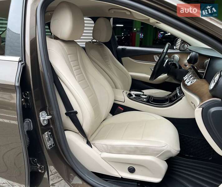 Седан Mercedes-Benz E-Class 2017 в Киеве