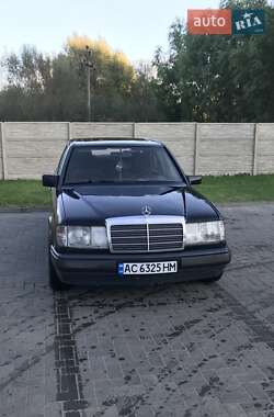 Седан Mercedes-Benz E-Class 1986 в Рожище