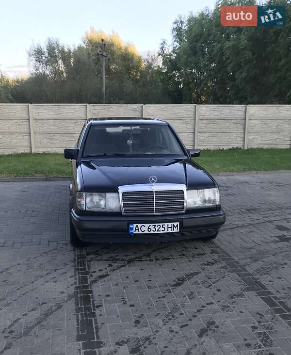 Mercedes-Benz E-Class 1986