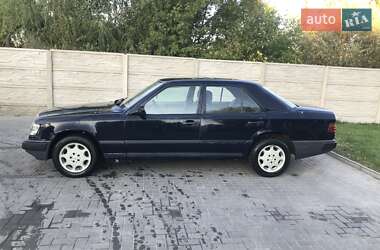 Седан Mercedes-Benz E-Class 1986 в 