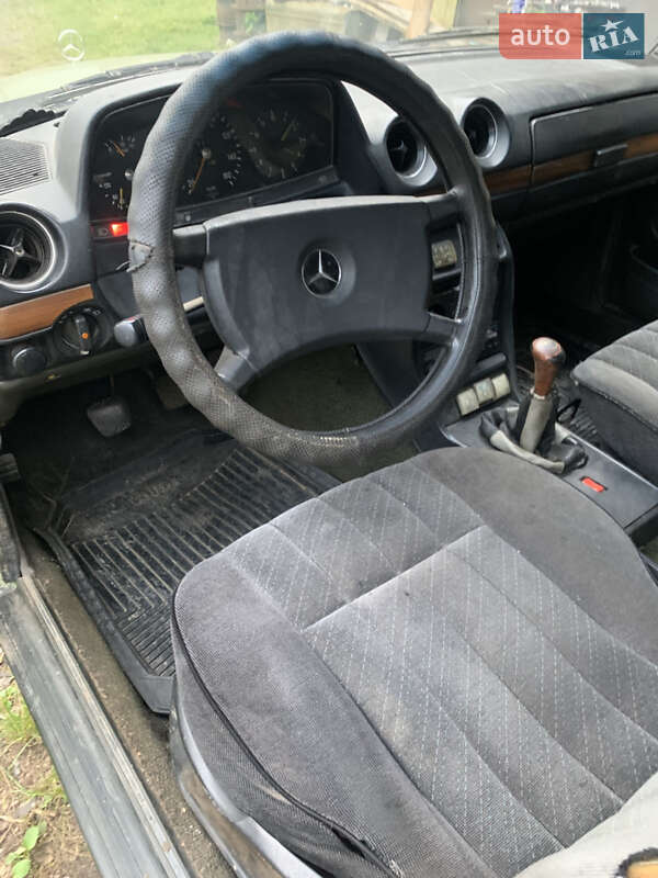 Седан Mercedes-Benz E-Class 1984 в Житомире