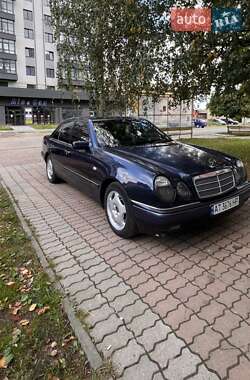 Седан Mercedes-Benz E-Class 1997 в Долине