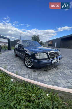 Седан Mercedes-Benz E-Class 1994 в Ровно