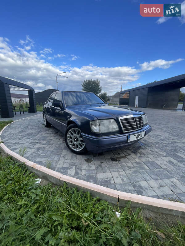 Седан Mercedes-Benz E-Class 1994 в 