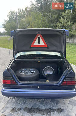Седан Mercedes-Benz E-Class 1994 в 