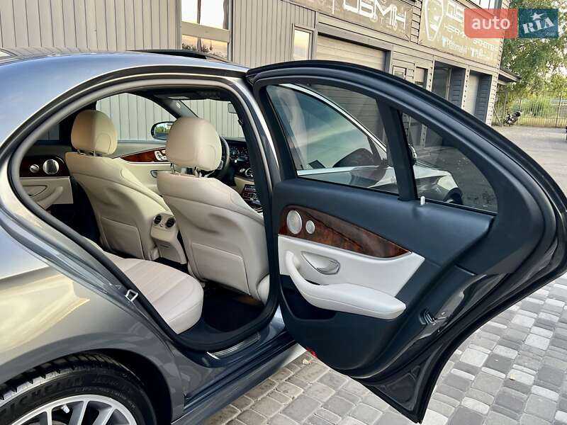 Седан Mercedes-Benz E-Class 2019 в Киеве