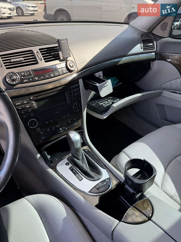 Седан Mercedes-Benz E-Class 2002 в Днепре