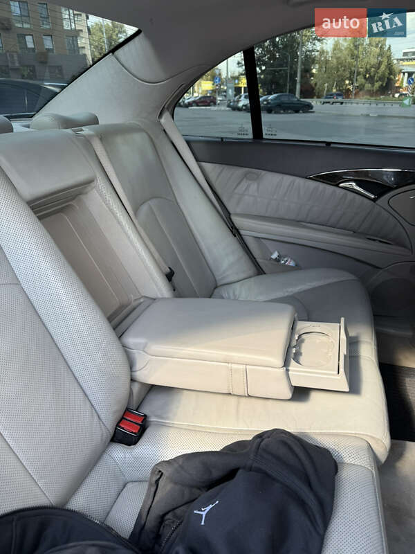 Седан Mercedes-Benz E-Class 2002 в Днепре