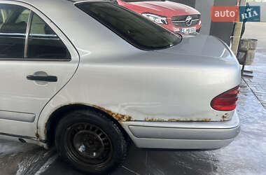 Седан Mercedes-Benz E-Class 1999 в 