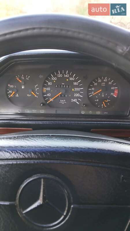 Седан Mercedes-Benz E-Class 1993 в Белогорье