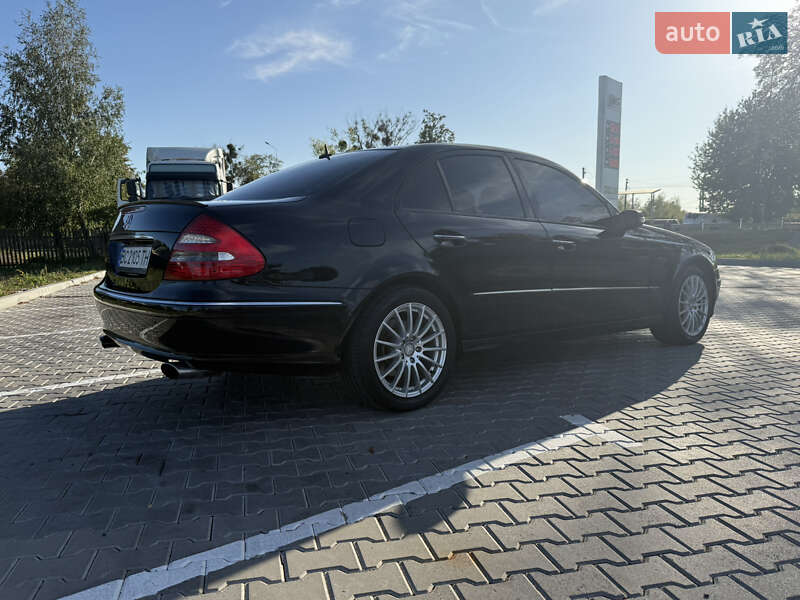 Седан Mercedes-Benz E-Class 2004 в Виннице
