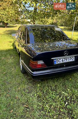 Седан Mercedes-Benz E-Class 1995 в 