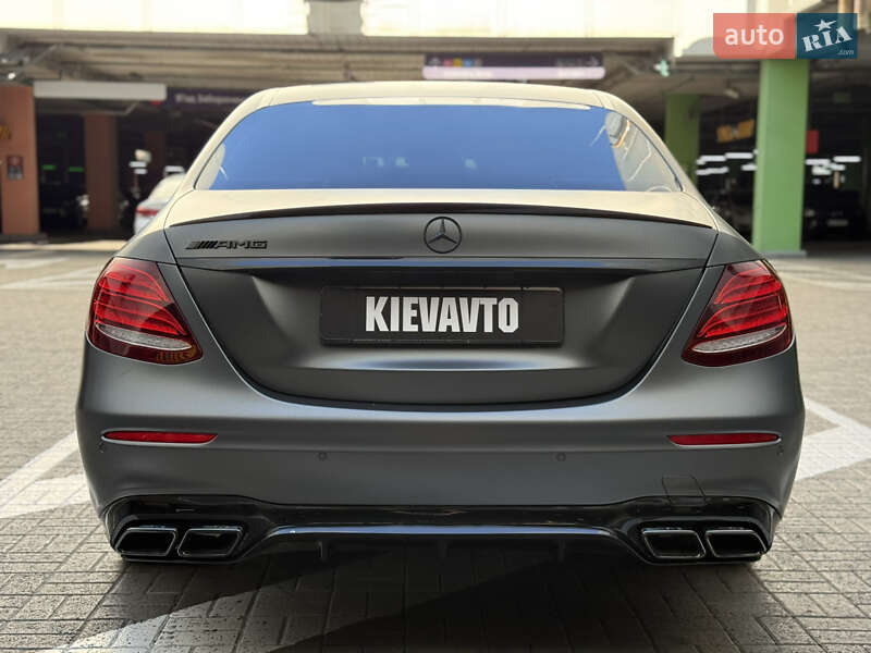 Седан Mercedes-Benz E-Class 2017 в Киеве