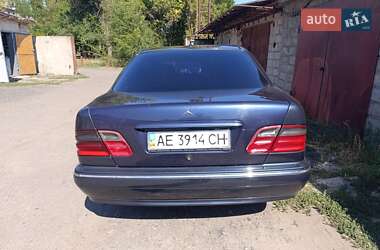 Седан Mercedes-Benz E-Class 1999 в 