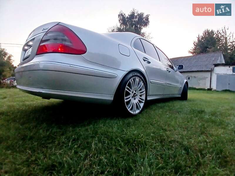 Седан Mercedes-Benz E-Class 2008 в Львове