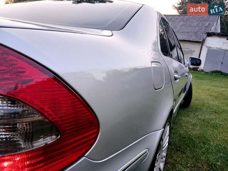 Седан Mercedes-Benz E-Class 2008 в Львове