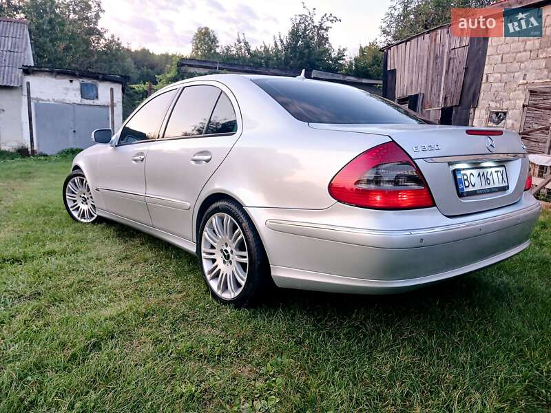 Седан Mercedes-Benz E-Class 2008 в Львове