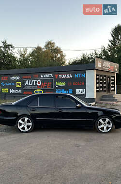 Седан Mercedes-Benz E-Class 2000 в 