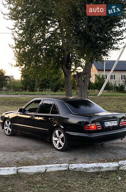 Седан Mercedes-Benz E-Class 2000 в 