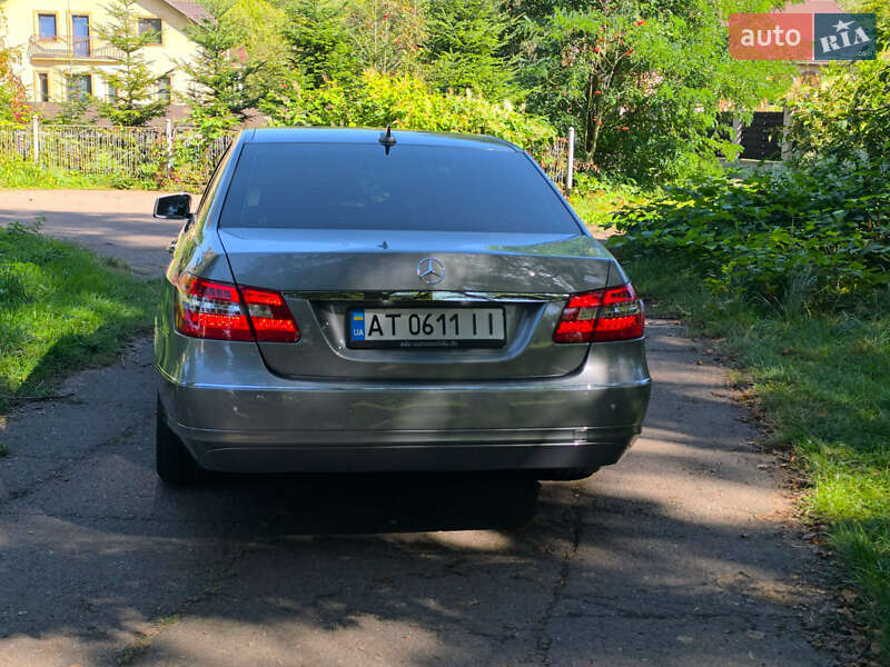 Седан Mercedes-Benz E-Class 2012 в Калуше