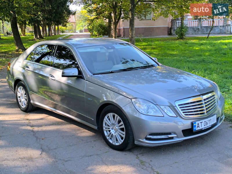 Седан Mercedes-Benz E-Class 2012 в Калуше